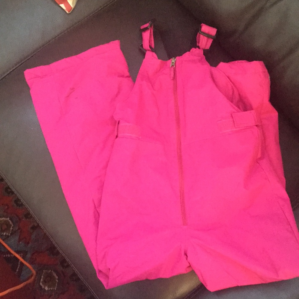 Columbia girls M fuchsia snow pants. Worn 2 seasons.